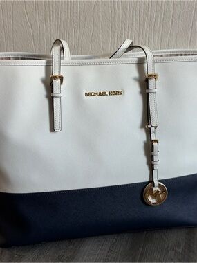 MICHAEL KORS White and Navy Saffiano Two-Tone Tote